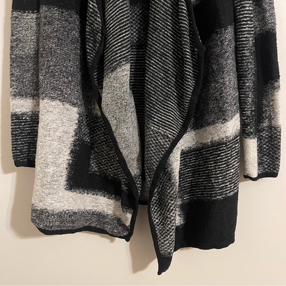 LUCKY BRAND OPEN FRONT CARDIGAN IKAT GEOMETRIC BLACK GRAY Medium - Picture 7 of 13